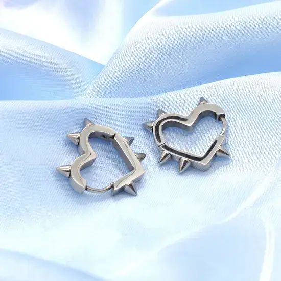 Bông tai hình trái tim làm từ chất liệu thép không gỉ, thời trang cực kỳ phổ biến trên mạng, những mẫu nhẫn tai hình chóp trái đào độc đáo hình ảnh 1-description