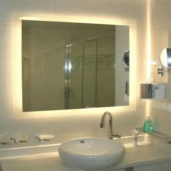 Gương phòng tắm thông minh hình chữ nhật không viền, tích hợp màn hình cảm ứng và đèn LED tạo sáng hình ảnh 1-description
