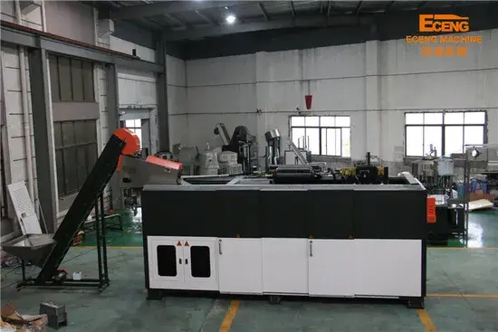 Máy thổi chai nhựa K6 với tính năng an toàn khóa tự động hình ảnh 1-description